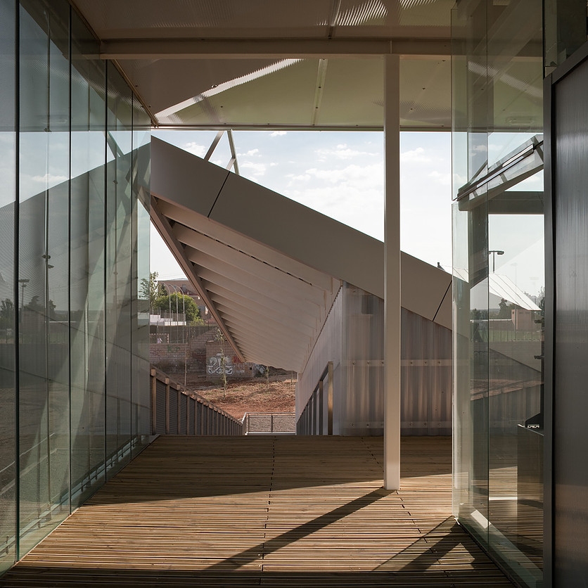 POLIDEPORTIVO UNIVERSITARIO LINARES. JA�N