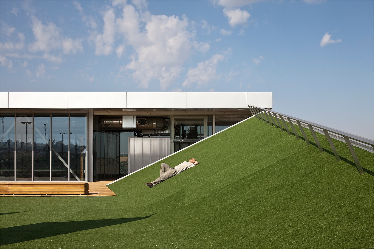 POLIDEPORTIVO UNIVERSITARIO LINARES. JA�N