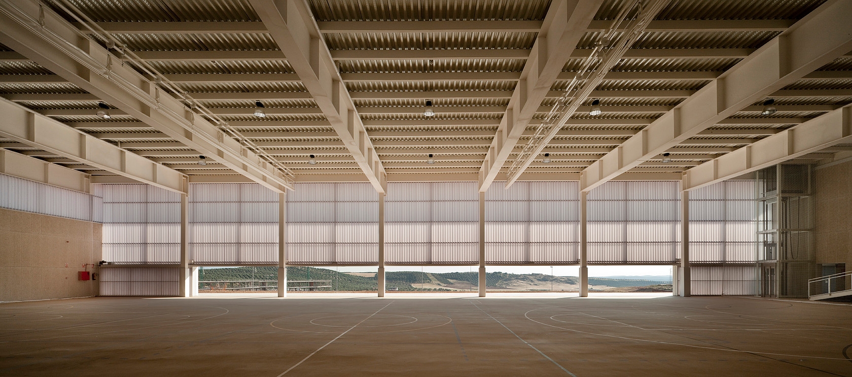 POLIDEPORTIVO UNIVERSITARIO LINARES. JA�N