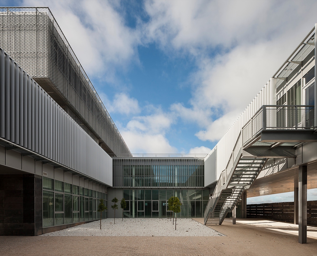 CAMPUS CIENT�FICO TECNOL�GICO LINARES