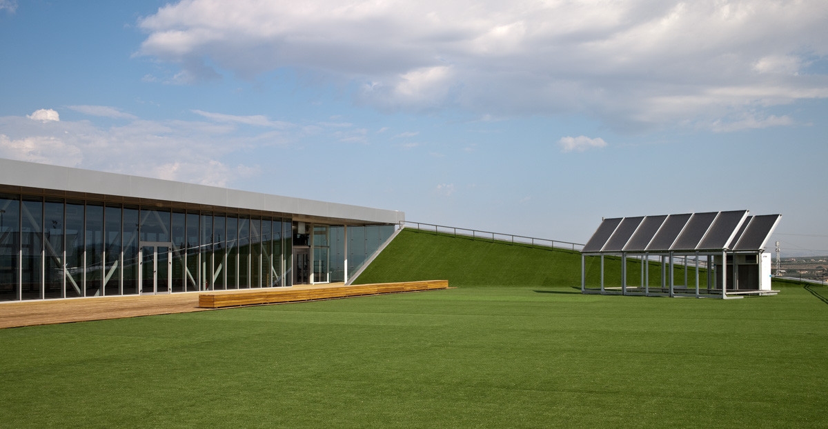 POLIDEPORTIVO UNIVERSITARIO LINARES. JA�N