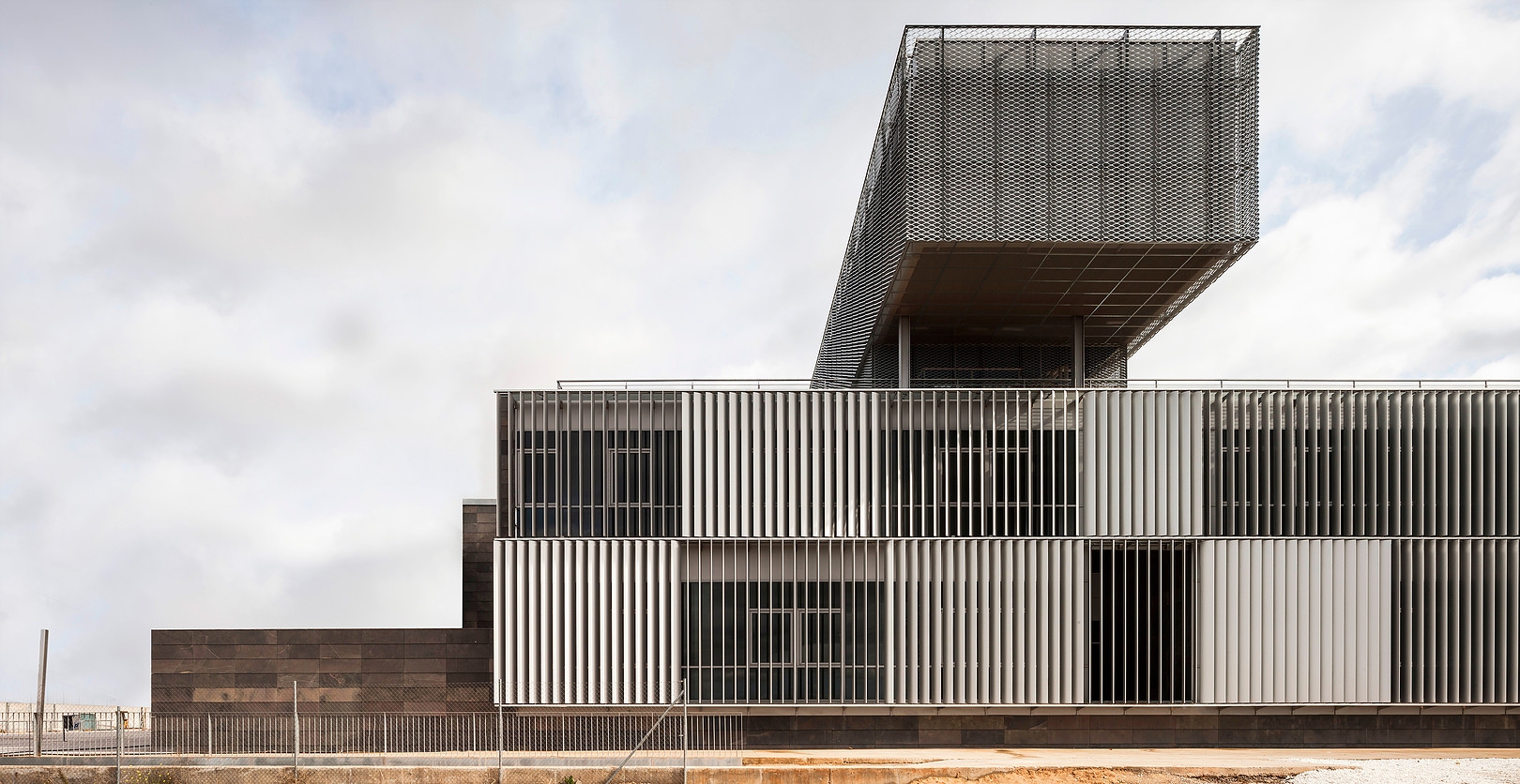 CAMPUS CIENT�FICO TECNOL�GICO LINARES