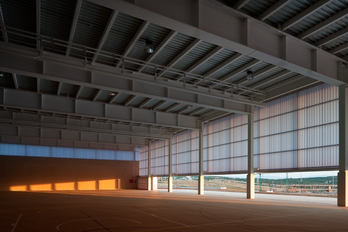 POLIDEPORTIVO UNIVERSITARIO LINARES. JA�N